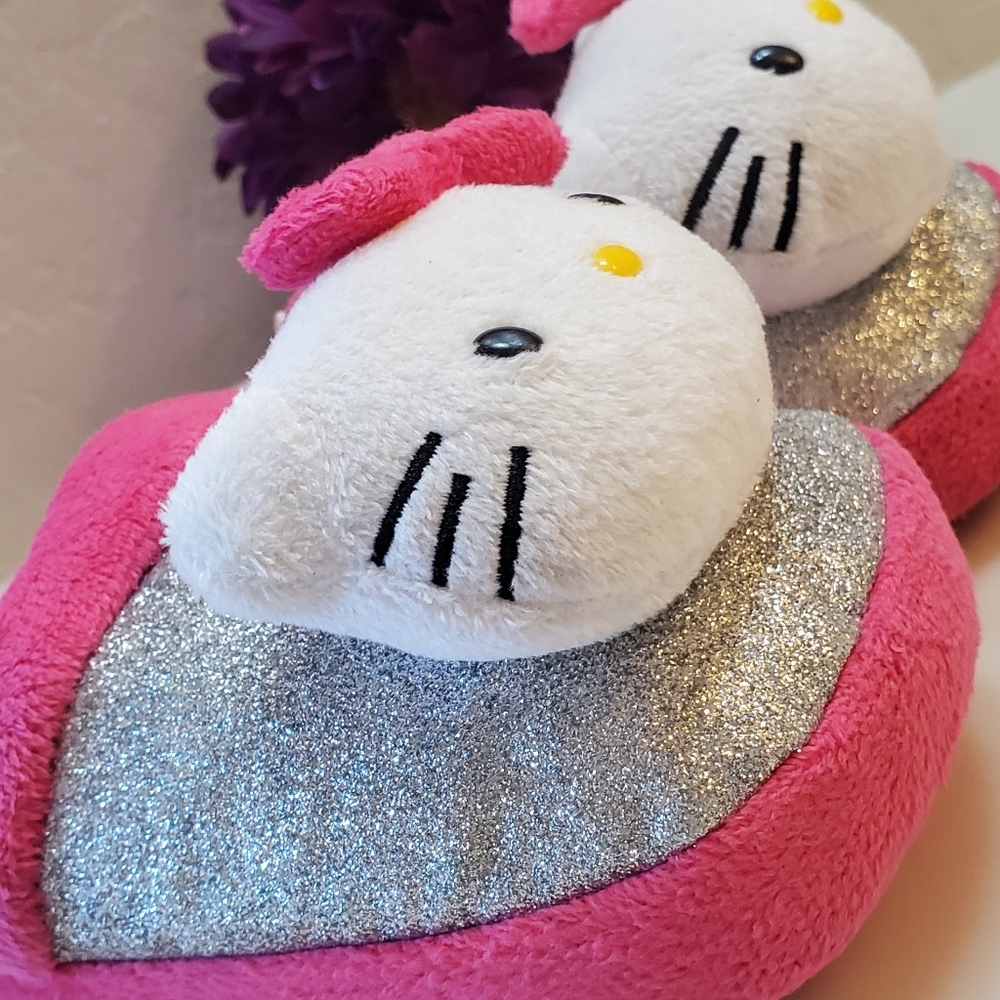 HELLO KITTY SAMRIO GIRLS SLIPPERS SZ 2-3 - Picture 5 of 11